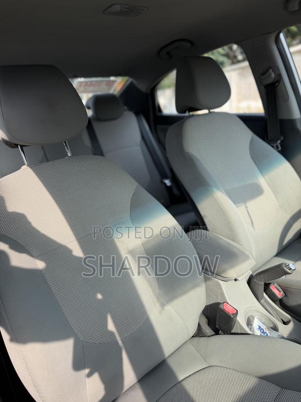 Hyundai Accent 2014 Silver photo 8