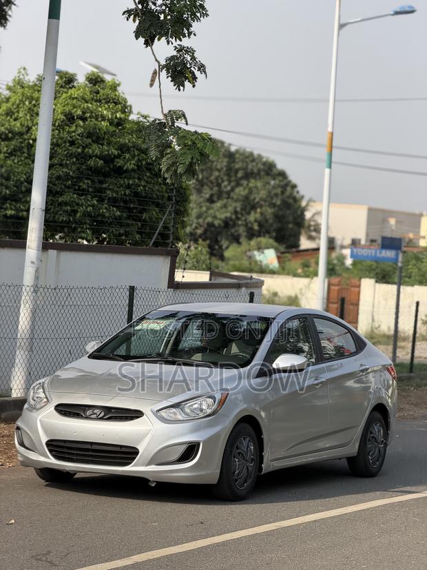 Hyundai Accent 2014 Silver photo 2