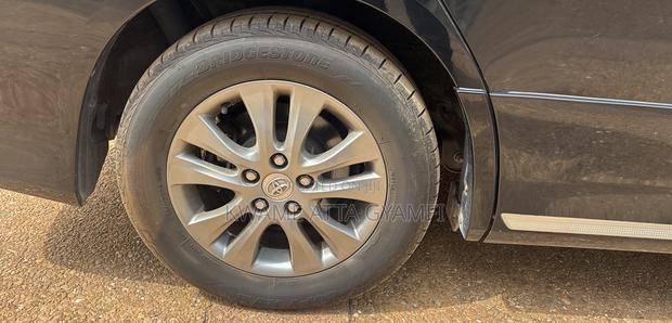 Toyota Voxy 2013 Black