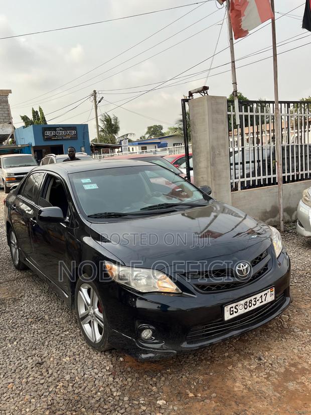 Toyota Corolla 2013 Black