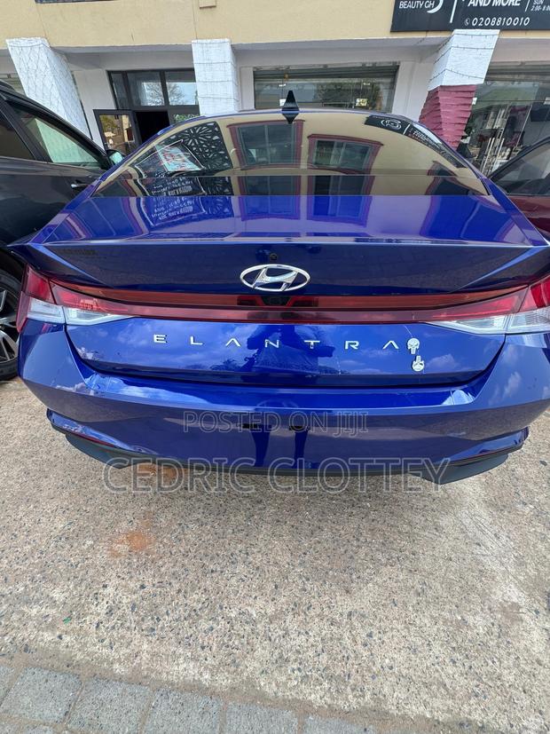 Hyundai Elantra 2022 Blue