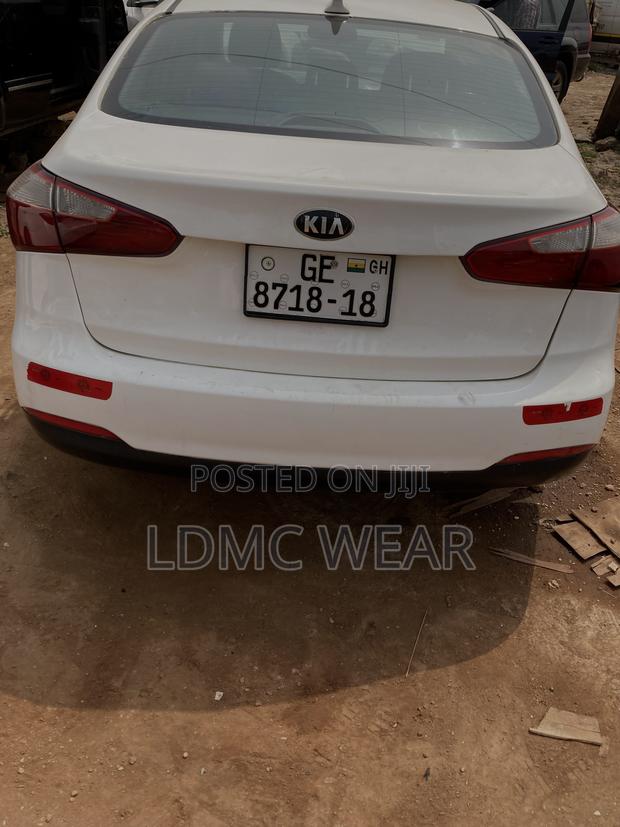 Kia Forte 2012 White photo 2