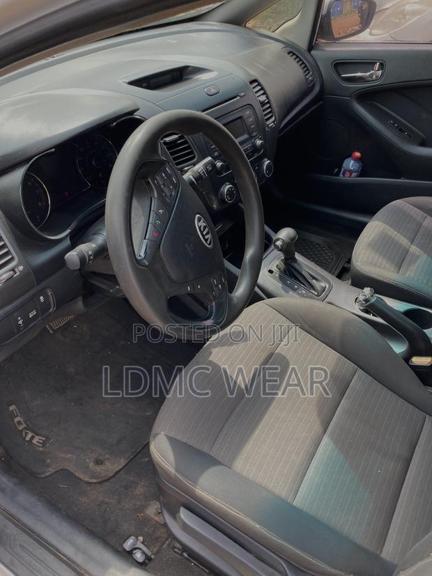Kia Forte 2012 White photo 3