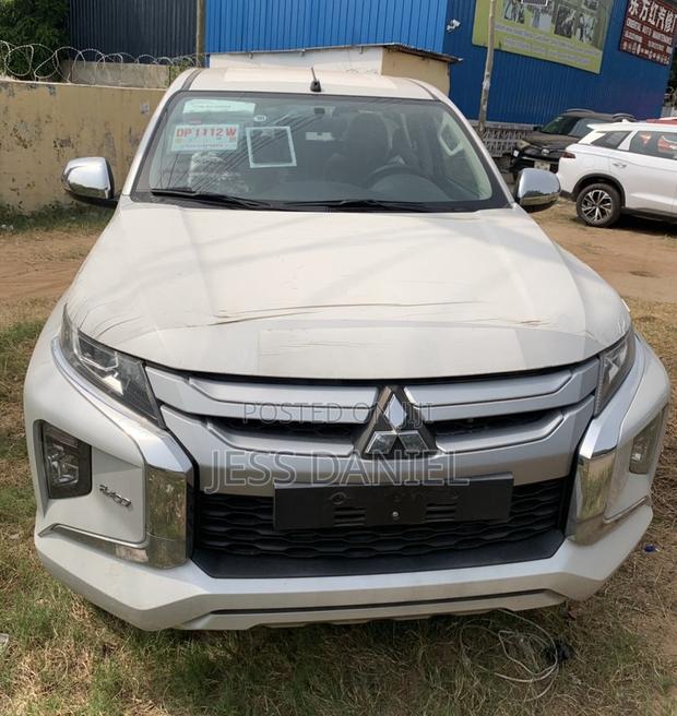 New Mitsubishi L200 2023 White