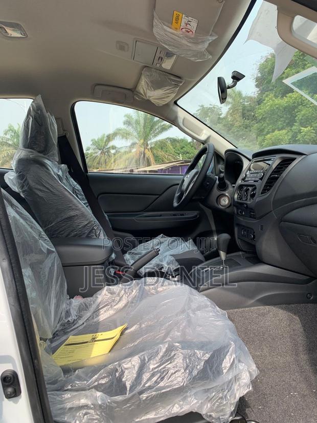 New Mitsubishi L200 2023 White