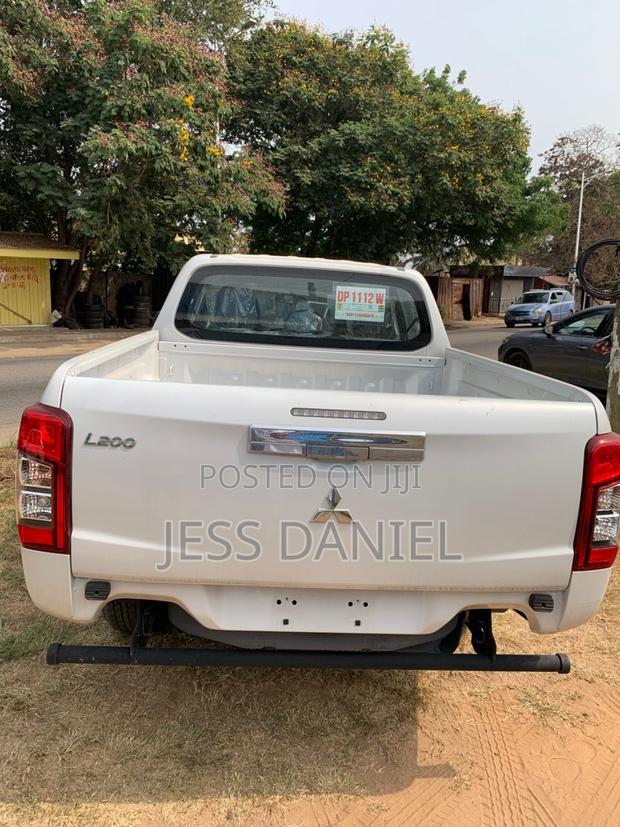 New Mitsubishi L200 2023 White