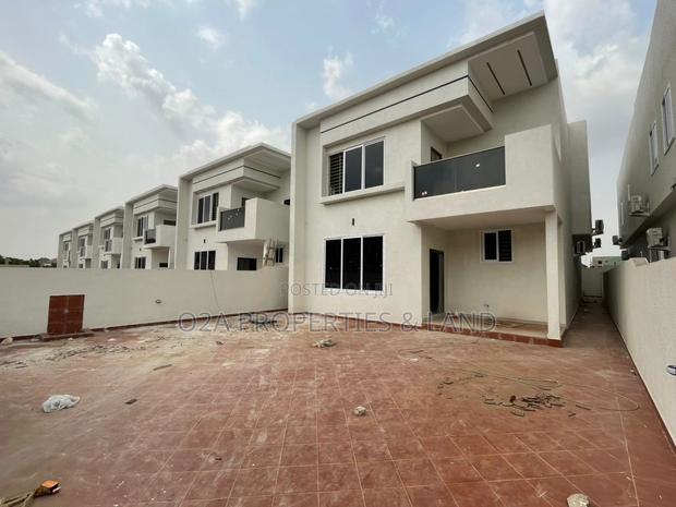 4bdrm House in Lakeside Estate for sale