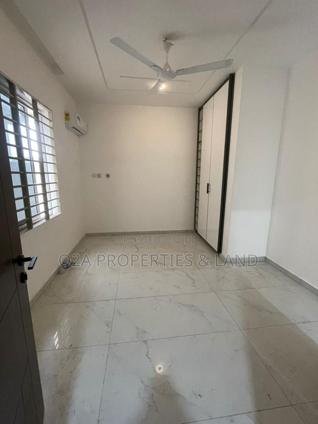 4bdrm House in Lakeside Estate for sale photo 4