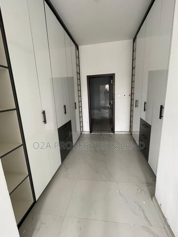 4bdrm House in Lakeside Estate for sale photo 8