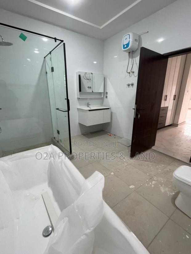 4bdrm House in Lakeside Estate for sale photo 10