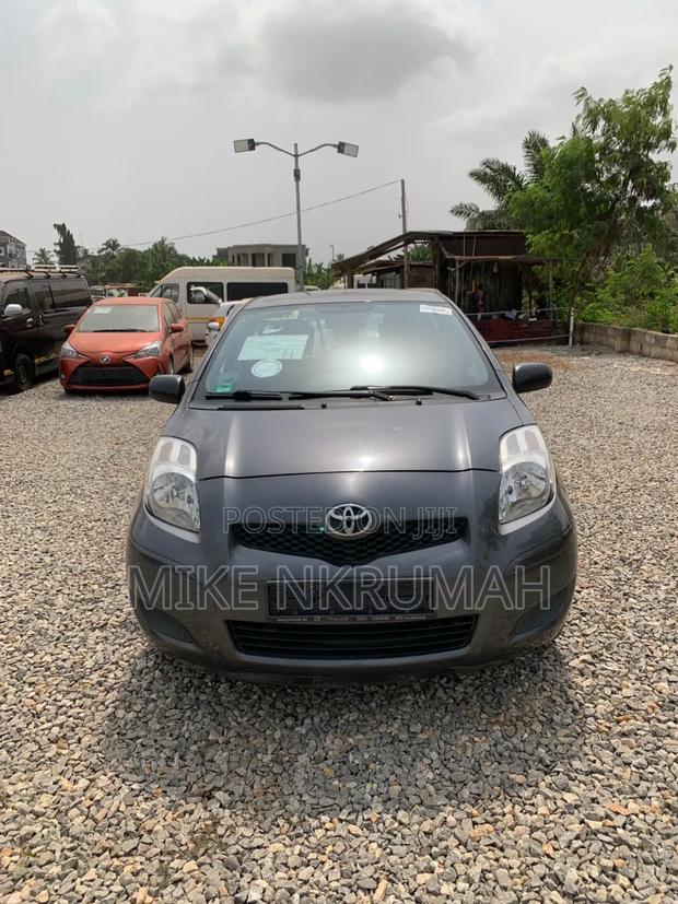 Toyota Yaris 2010 Gray