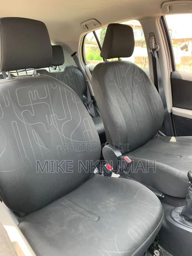 Toyota Yaris 2010 Gray