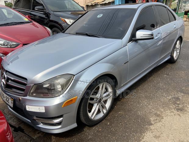 Mercedes-Benz C300 Luxury 4Matic Sedan AWD (3.5L 6cyl 7A) 2014 Silver photo 2
