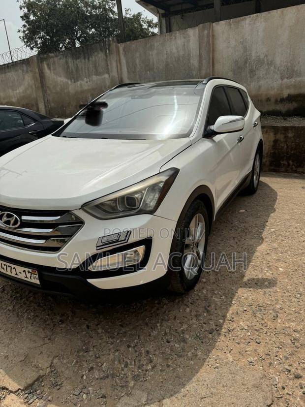 Hyundai Santa Fe 2015 White photo 5