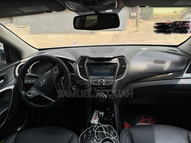 Hyundai Santa Fe 2015 White photo 2