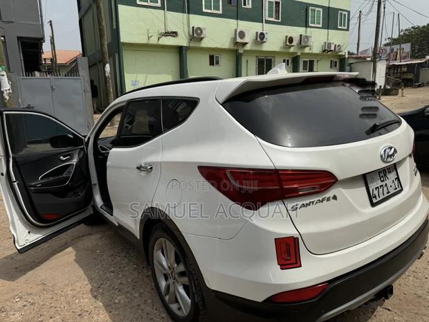 Hyundai Santa Fe 2015 White photo 4