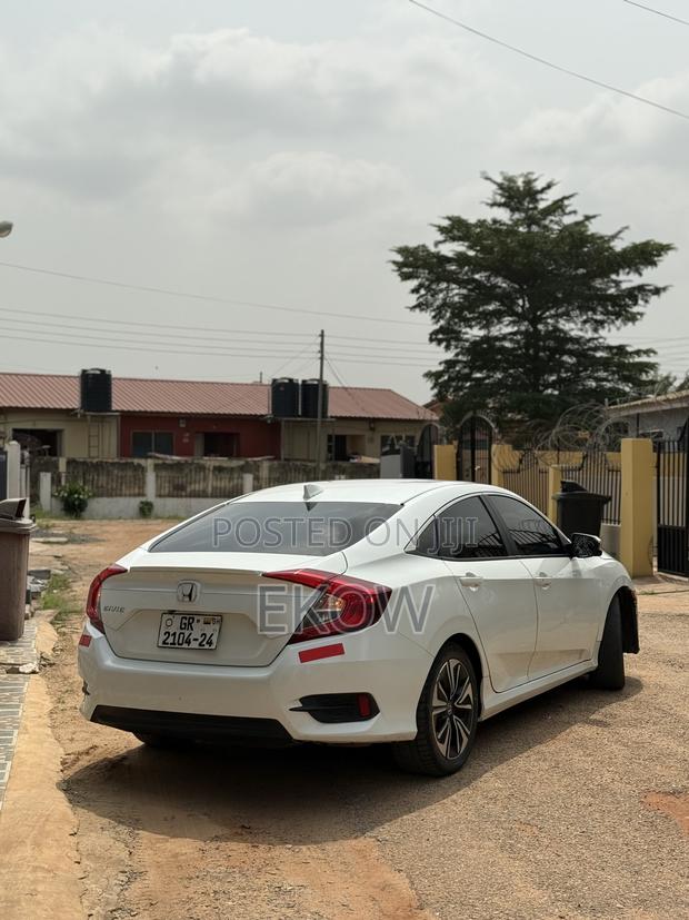 Honda Civic Touring Sedan 2018 White