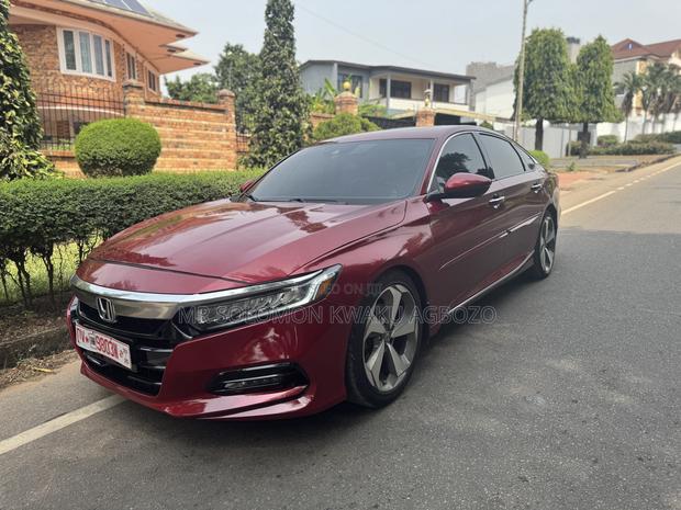 Honda Accord 2018 Red photo 2