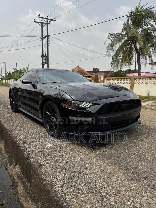 Ford Mustang EcoBoost Premium Fastback 2020 Black photo 6