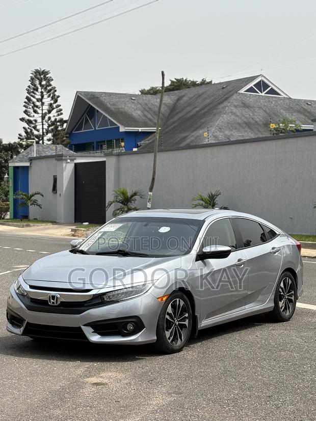 Honda Civic EX-L Sedan 2018 Silver photo 2