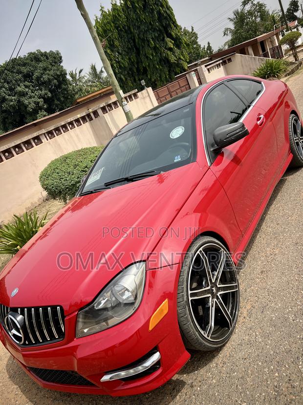 Mercedes-Benz C250 2014 Red
