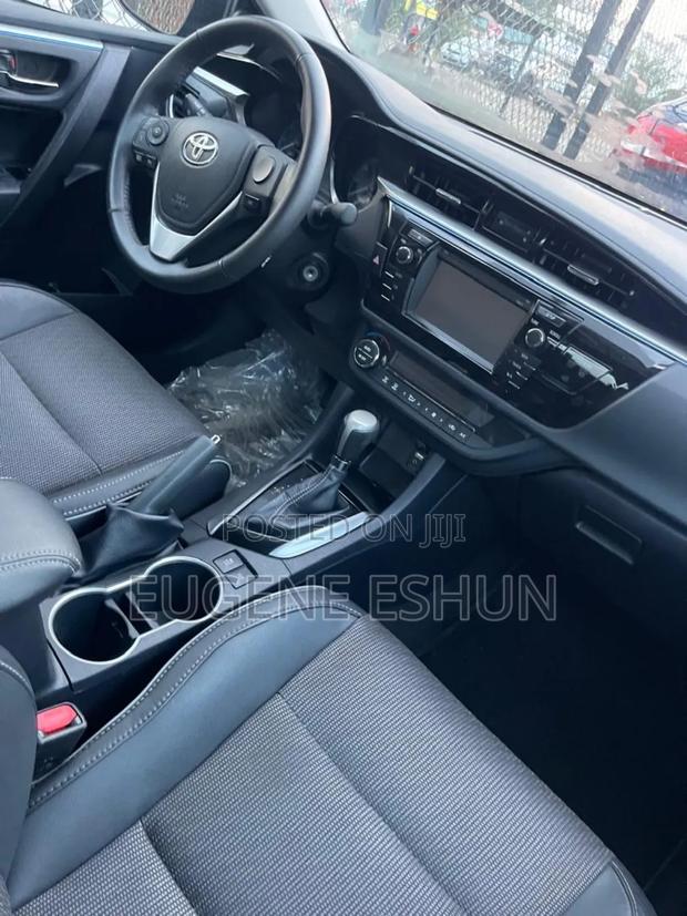 Toyota Corolla 2016 Blue