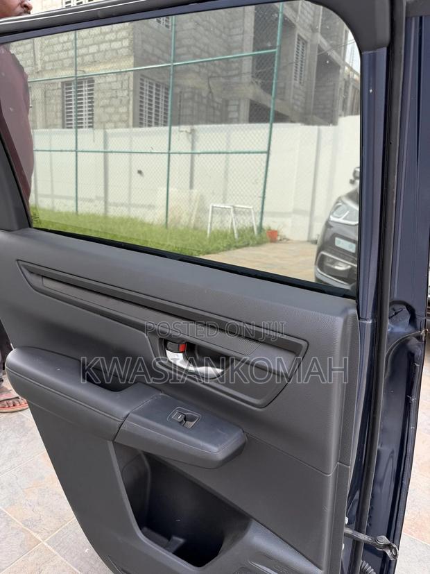 Honda CRV 2023 2024 Rear Doors photo 2