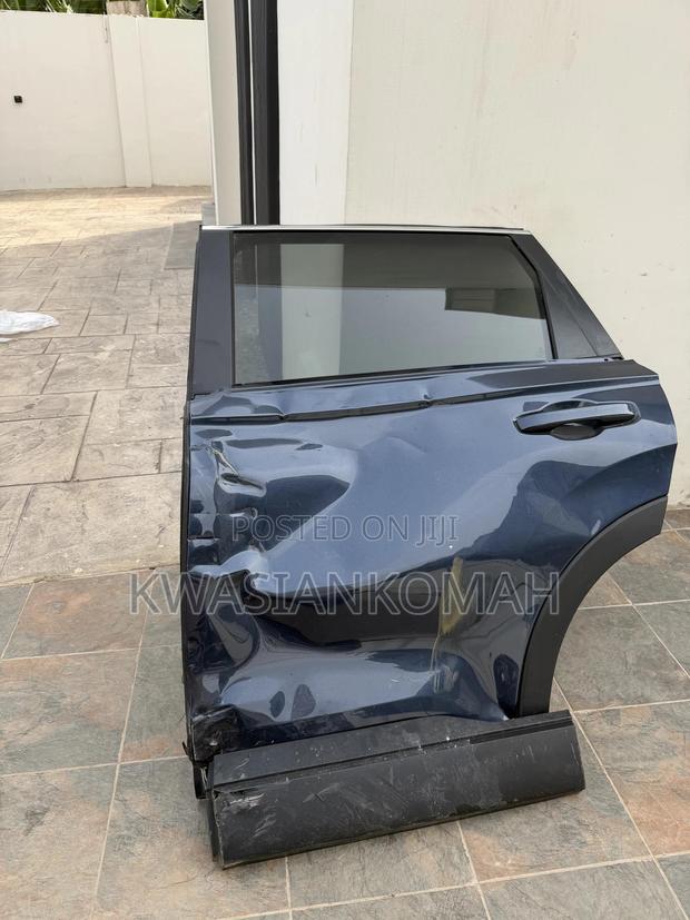 Honda CRV 2023 2024 Rear Doors photo 4