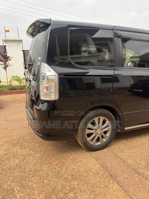 Toyota Voxy 2013 Black