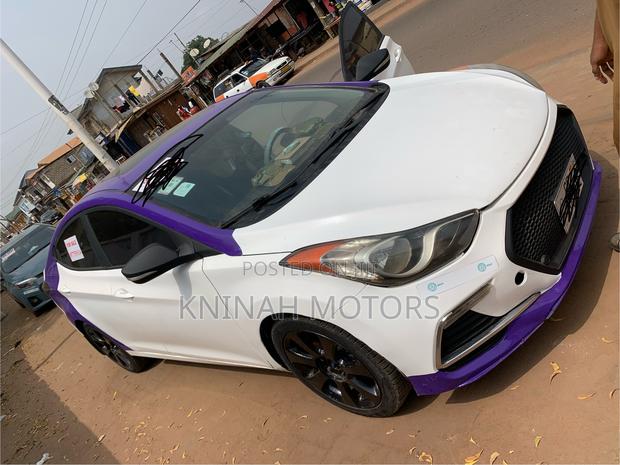 Hyundai Elantra 2013 White photo 3