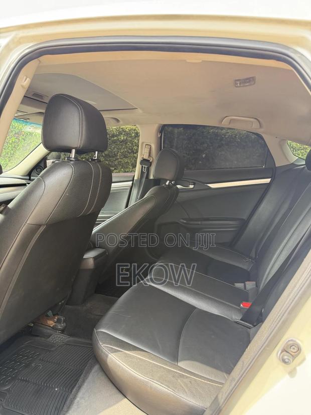 Honda Civic Touring Sedan 2018 White