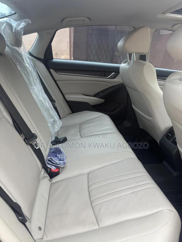 Honda Accord 2018 Red photo 11