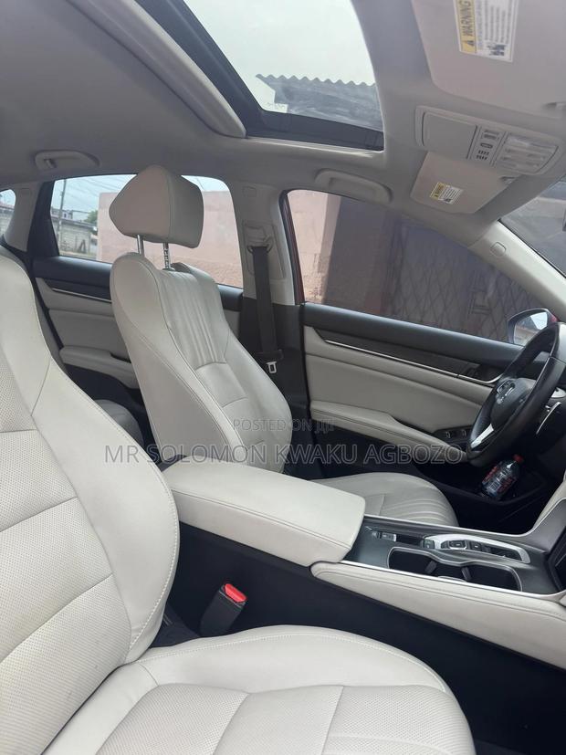Honda Accord 2018 Red photo 8