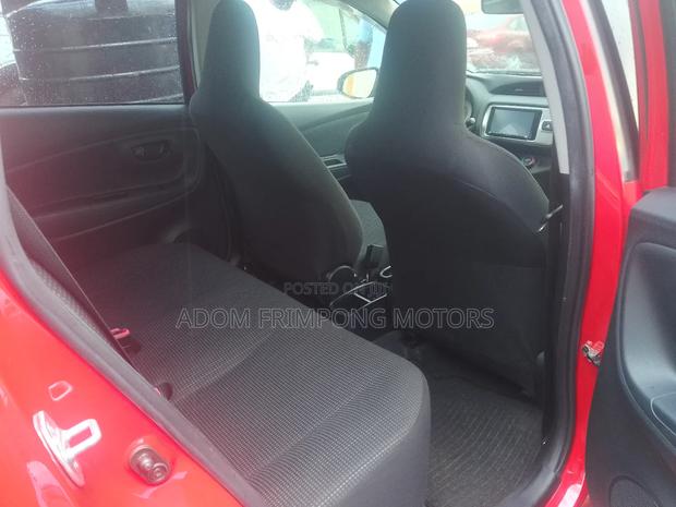 Toyota Vitz 2012 Red photo 4