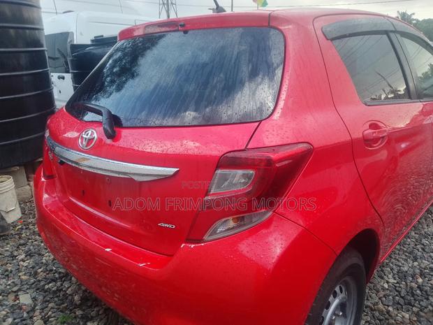 Toyota Vitz 2012 Red photo 5