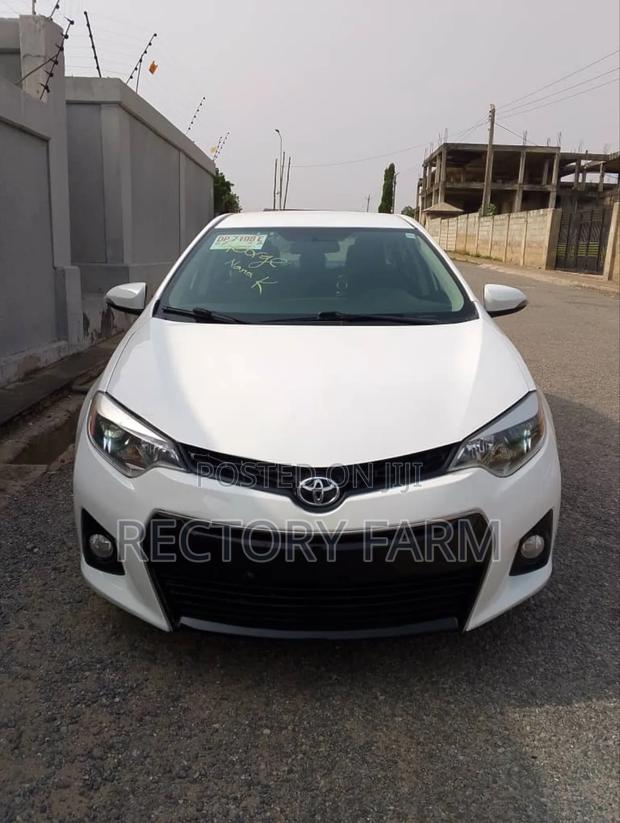 Toyota Corolla S 4dr Sedan (1.8L 4cyl CVT) 2015 White