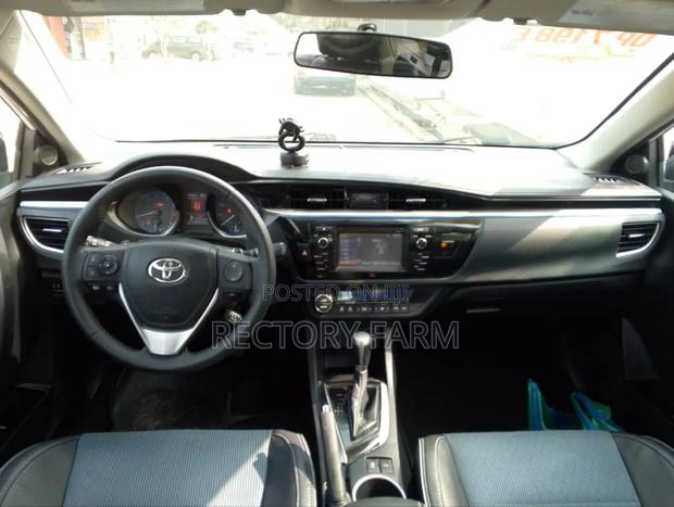 Toyota Corolla S 4dr Sedan (1.8L 4cyl CVT) 2015 White photo 7