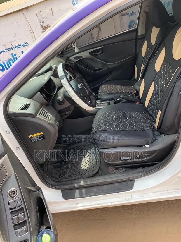 Hyundai Elantra 2013 White photo 4