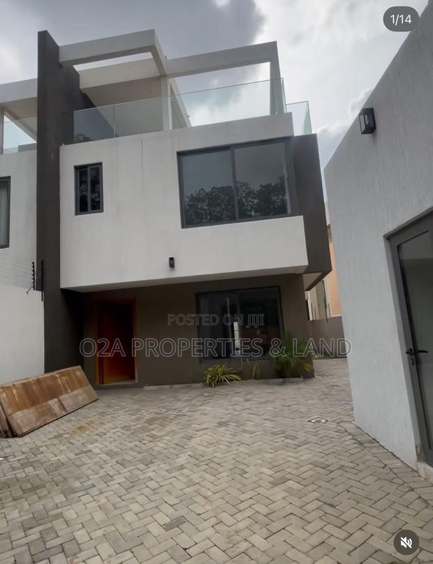 4bdrm House in Cantomments, Acquinas for sale