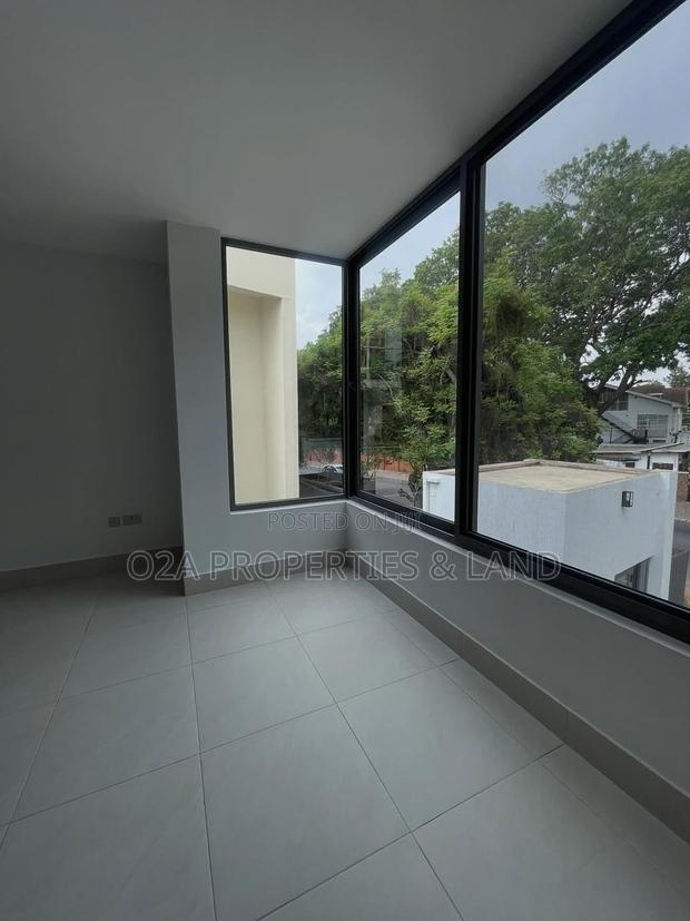 4bdrm House in Cantomments, Acquinas for sale photo 3