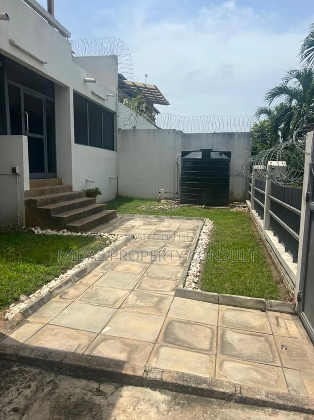 3bdrm House in Cantonment, Cantonments for rent photo 5