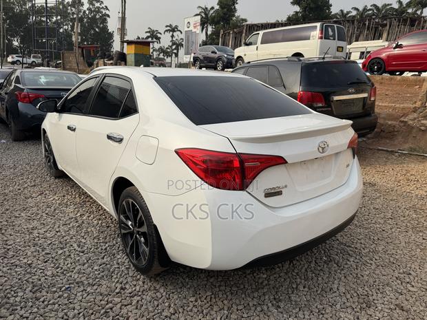 Toyota Corolla 2017 White