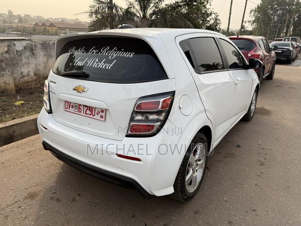 Chevrolet Sonic 2017 White