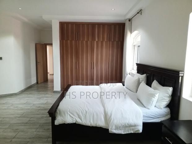 Furnished 3bdrm Penthouse in East Legon for rent photo 8
