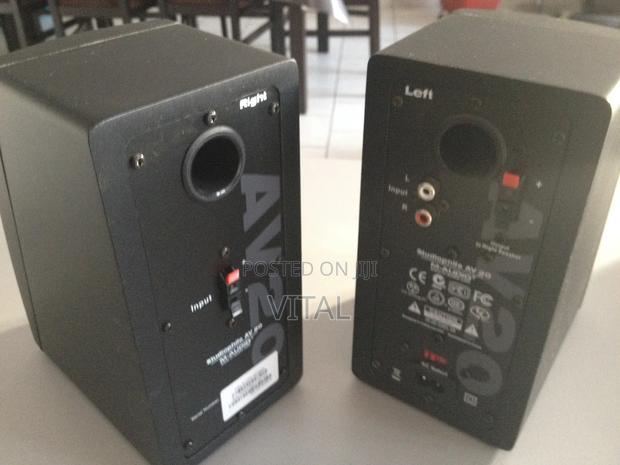 Studio Monitor /M-Audio Av 20 photo 2