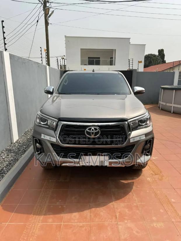 Toyota Hilux Revo Double Cab Deisel 2.4 AWD 2020 Silver
