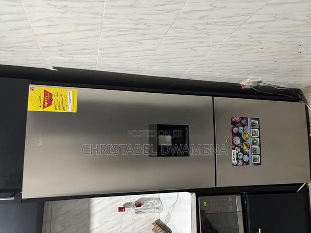Pearl Refrigerator With Water Dispenser