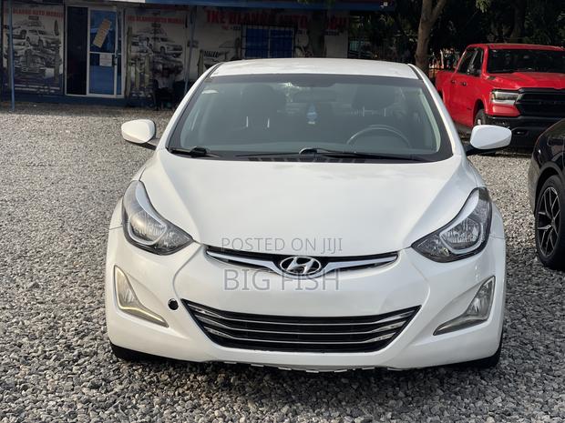 Hyundai Elantra SE 4dr Sedan (1.8L 4cyl 6A) 2015 White