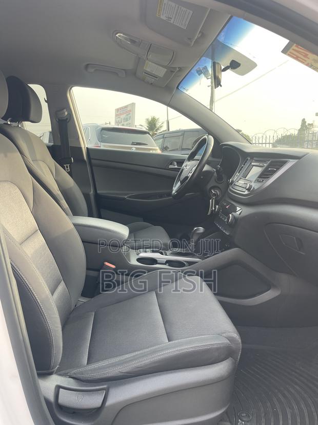 Hyundai Tucson Sport AWD 2017 White photo 5