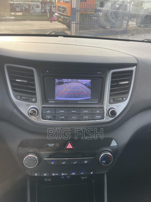 Hyundai Tucson Sport AWD 2017 White photo 8